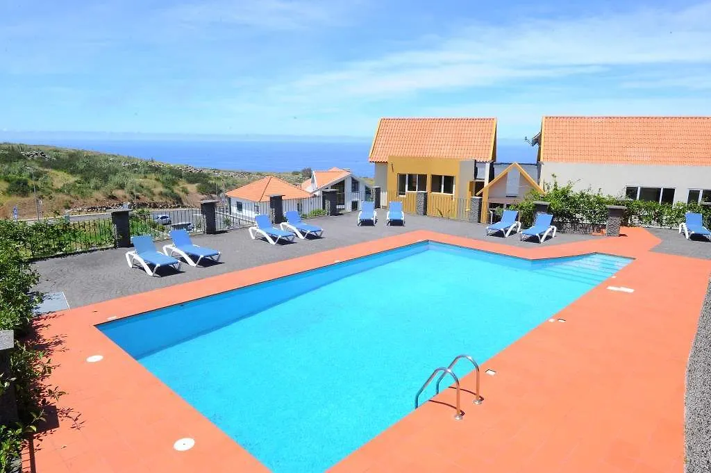 Residencial Farol Acomodação com café da manhã Ponta do Pargo