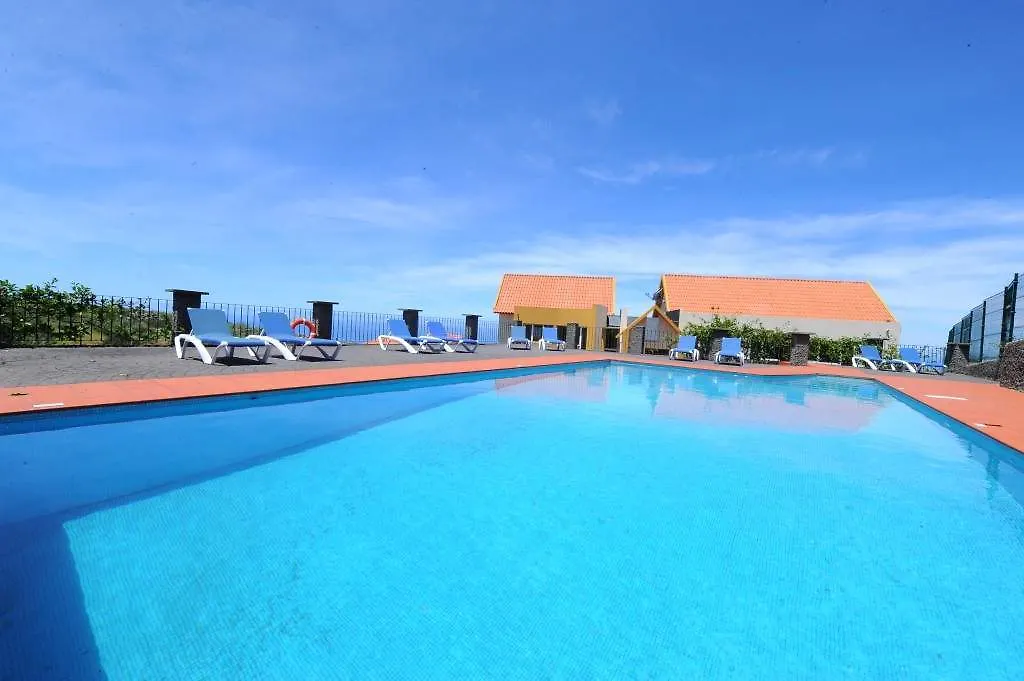 Alojamento de Acomodação e Pequeno-almoço Residencial Farol Acomodação com café da manhã Ponta do Pargo