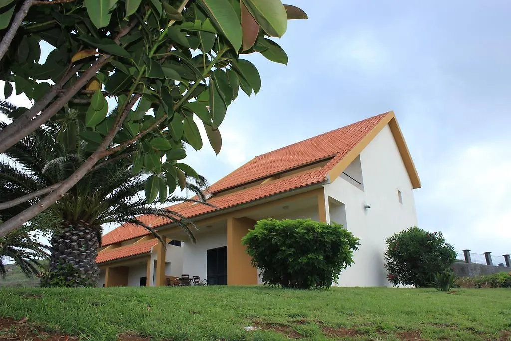 Residencial Farol Bed and Breakfast Ponta do Pargo Bed & Breakfast