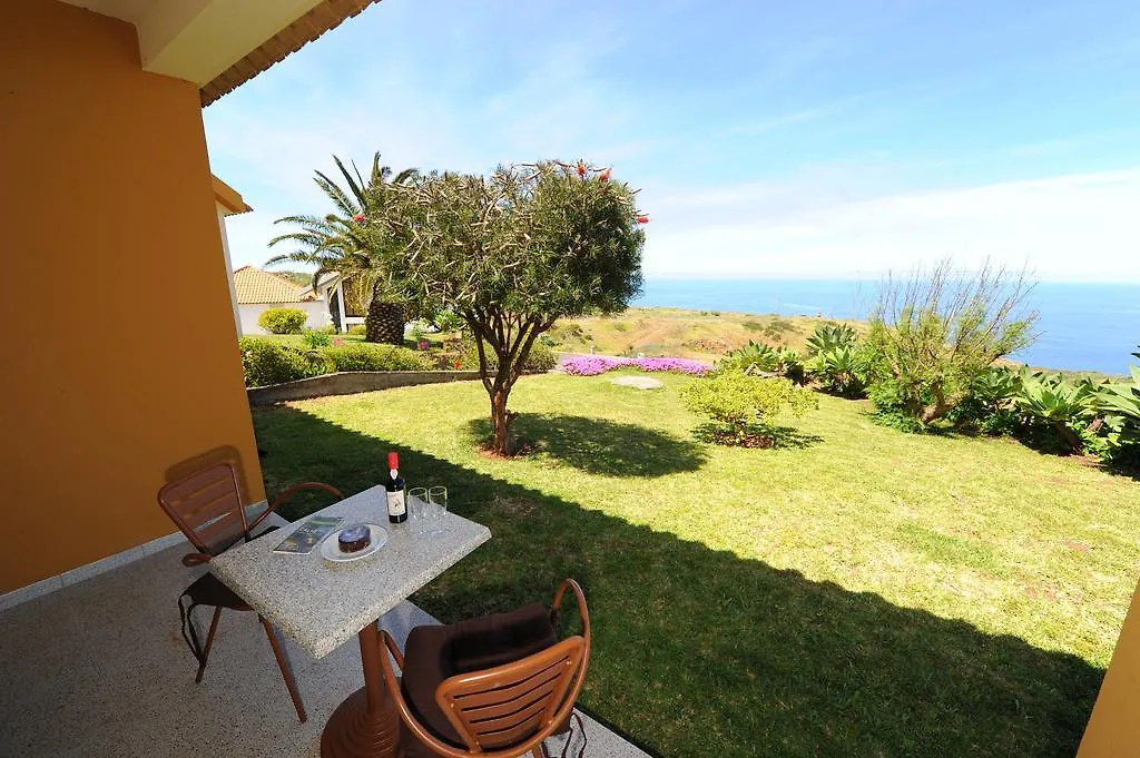 Residencial Farol Bed and Breakfast Ponta do Pargo Bed & Breakfast